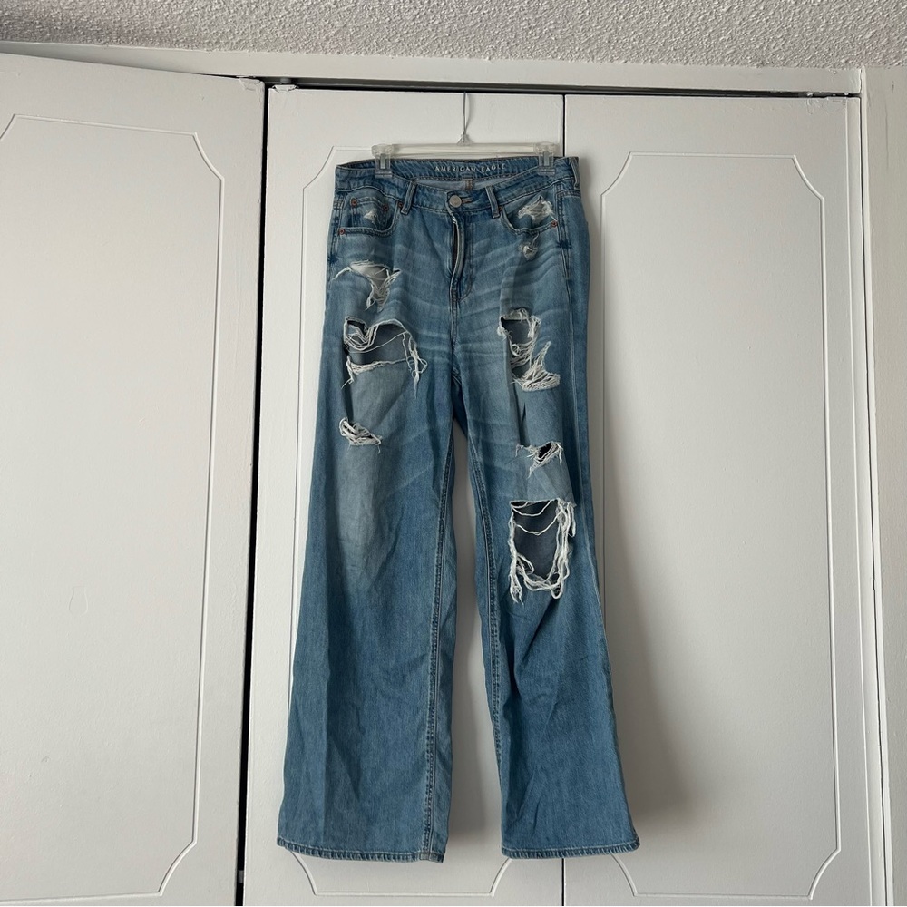 AE baggy, mid rise boyfriend jeans
